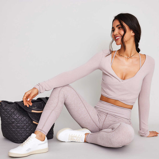 Alo Yoga Leggings: The Complete Guide and Review