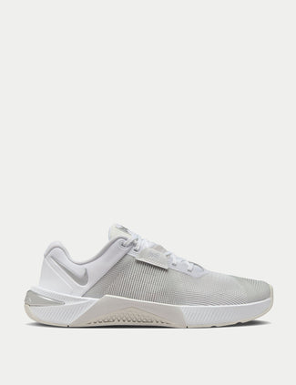 Metcon 10 Shoes - White/Platinum Tint/Wolf Grey/Metallic Silver Metcon 10 Shoes - White/Platinum Tint/Wolf Grey/Metallic Silver