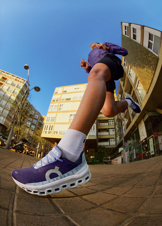 Hoka vs on