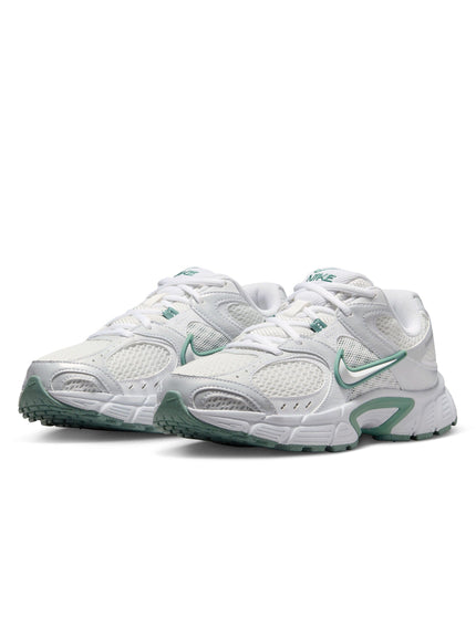Nike V5 RNR Shoes - Summit White/Vast Grey/Cannon/Whiteimage2- The Sports Edit