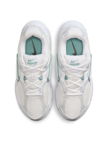 Nike V5 RNR Shoes - Summit White/Vast Grey/Cannon/Whiteimage4- The Sports Edit