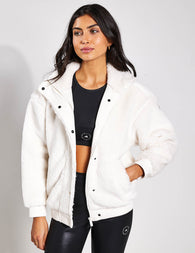 Buy Alo Yoga® Foxy Sherpa Tote Jacket - Ivory At 20% Off